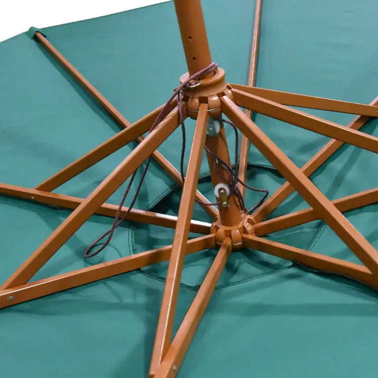 Grand parasol de jardin en bois