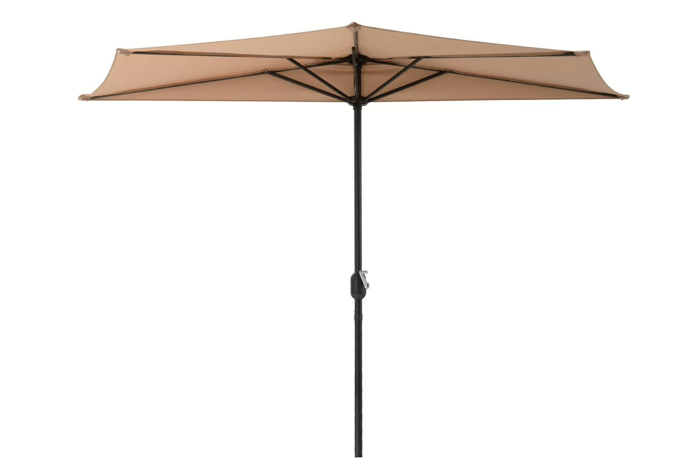 Parasol semi-circulaire de 270 cm de diamètre.